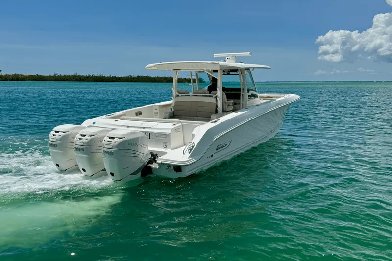 Slide: The Image of Boston Whaler 380 OUTRAGE 2018 - 7