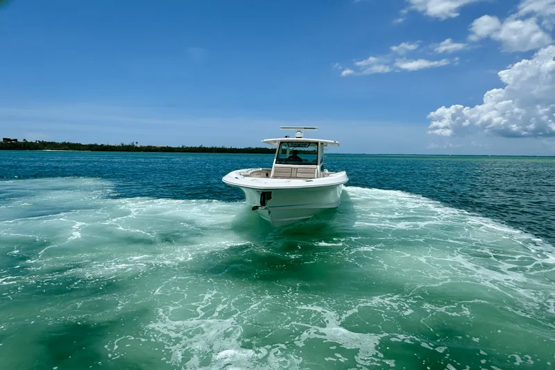 Slide: The Image of Boston Whaler 380 OUTRAGE 2018 - 71