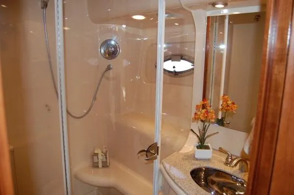 Slide: The Image of Master Head w/Shower Sister Ship - 11