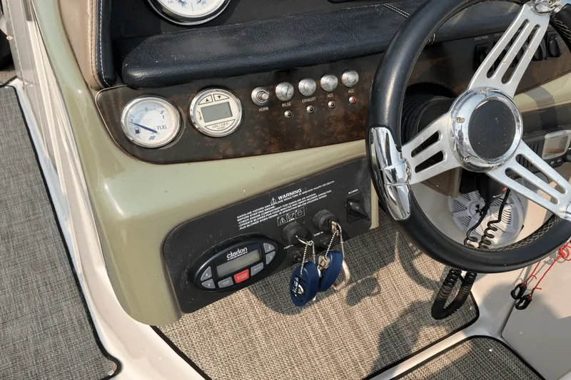 Slide: The Image of Four Winns 310 HORIZON 2007 - 12