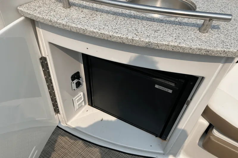 Slide: The Image of Four Winns 310 HORIZON 2007 - 19