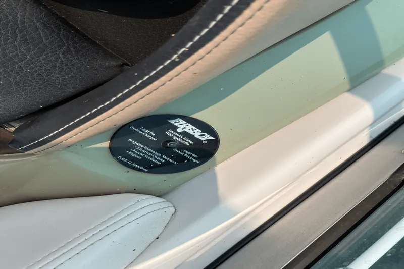 Slide: The Image of Four Winns 310 HORIZON 2007 - 24