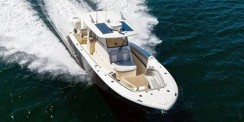 The Image of Scout Boat Company LXF 330 2026 - 0