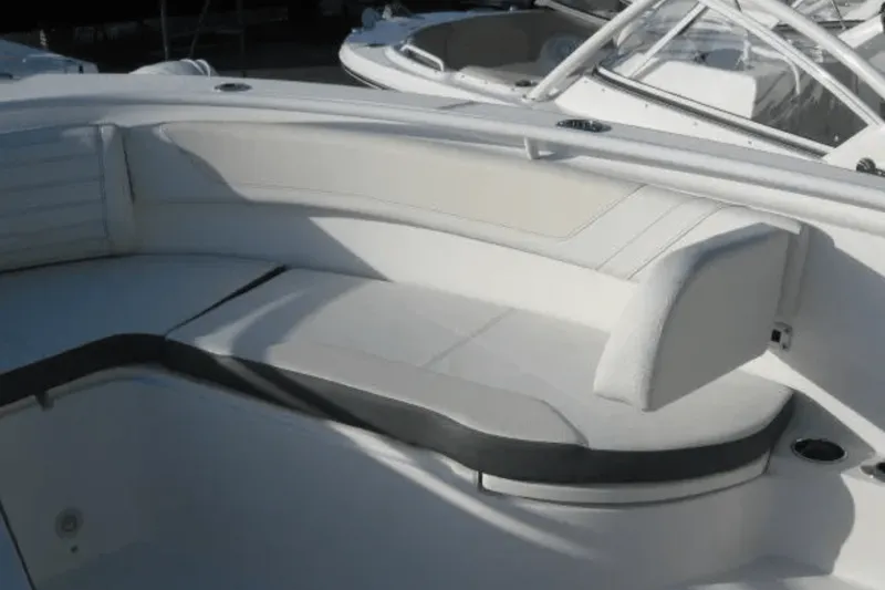 Slide: The Image of EdgeWater 325CC 2024 - 11