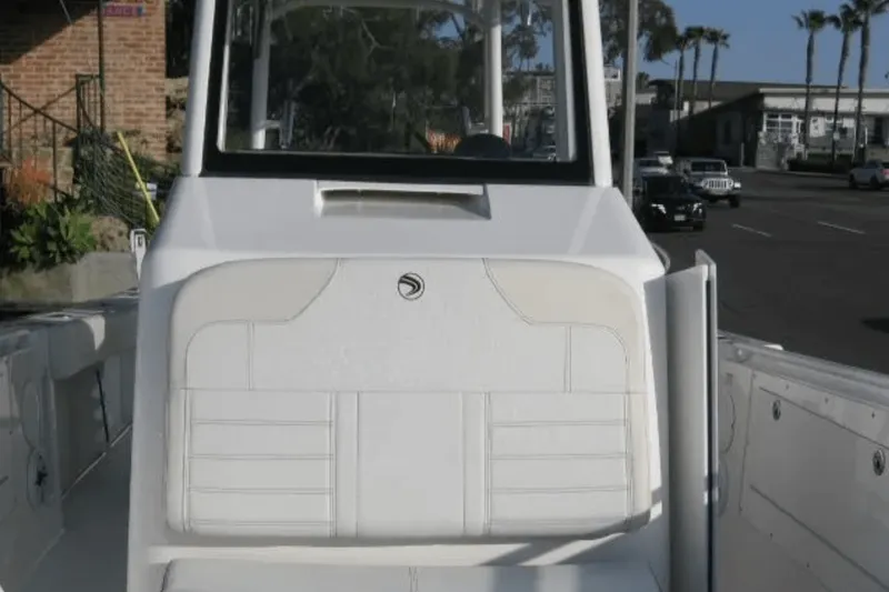 Slide: The Image of EdgeWater 325CC 2024 - 6