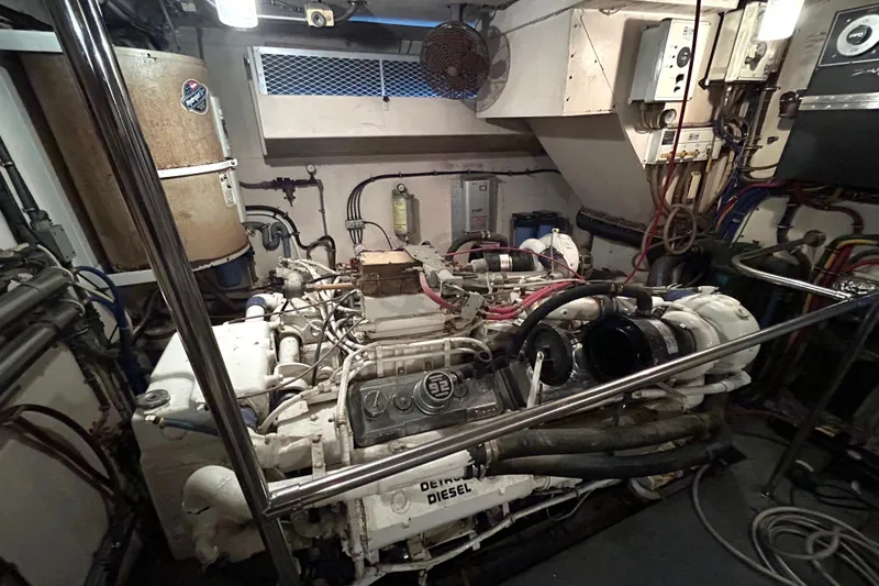 Slide: The Image of Engine room of 1991 Hatteras Cockpit Motor Yacht with Detroit Diesel engine. - 43