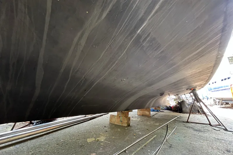 Slide: The Image of Hatteras 70 Cockpit Motor Yacht 1991 - 89