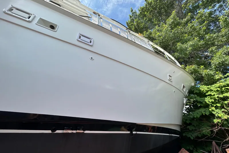 Slide: The Image of Hatteras 70 Cockpit Motor Yacht 1991 - 94