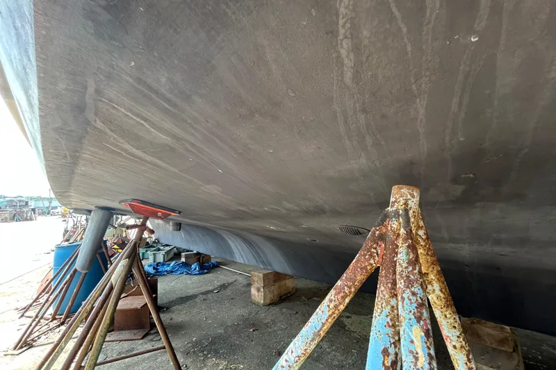 Slide: The Image of Hatteras 70 Cockpit Motor Yacht 1991 - 96