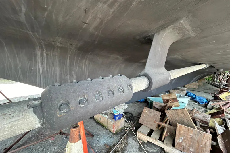 Slide: The Image of Hatteras 70 Cockpit Motor Yacht 1991 - 99