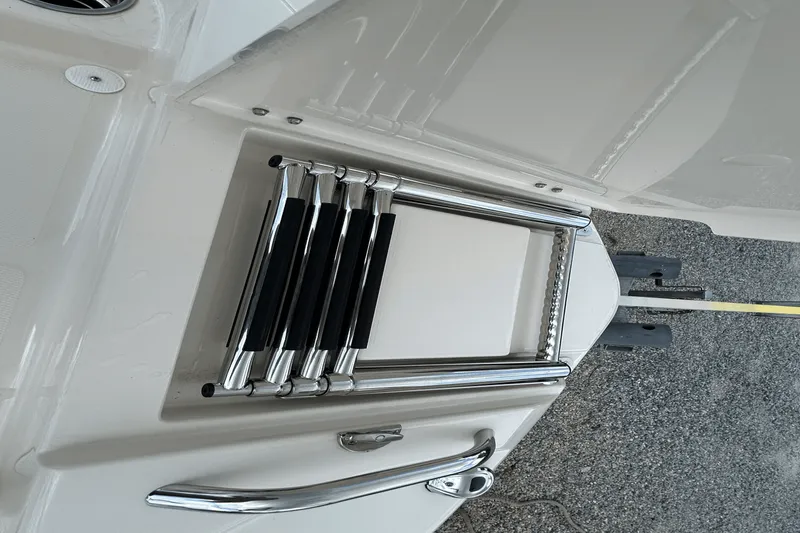 Slide: The Image of Grady-White 251 CE 2026 - 19