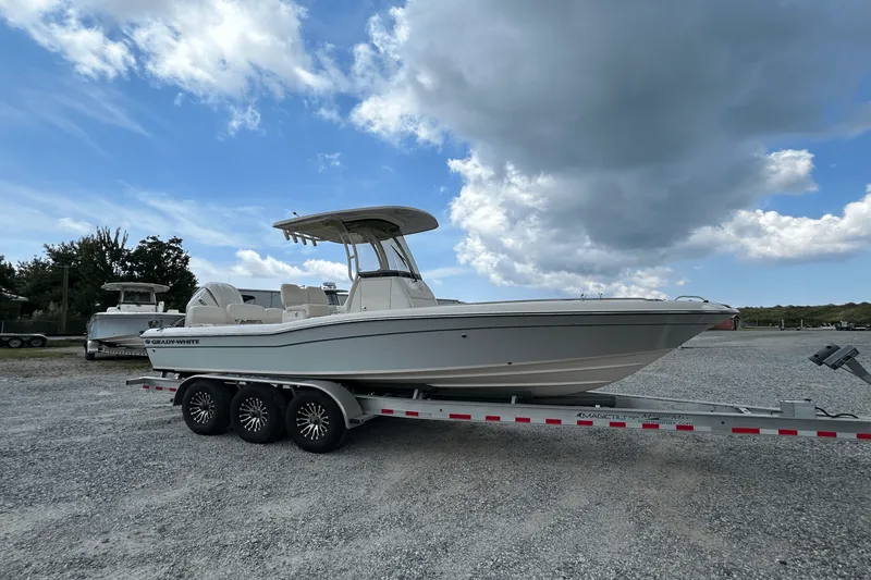 Slide: The Image of Grady-White 251 CE 2026 - 3