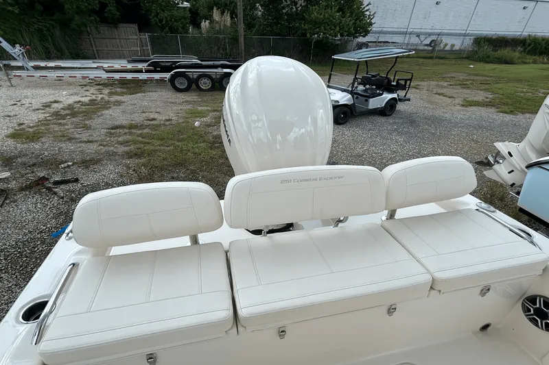 Slide: The Image of Grady-White 251 CE 2026 - 8