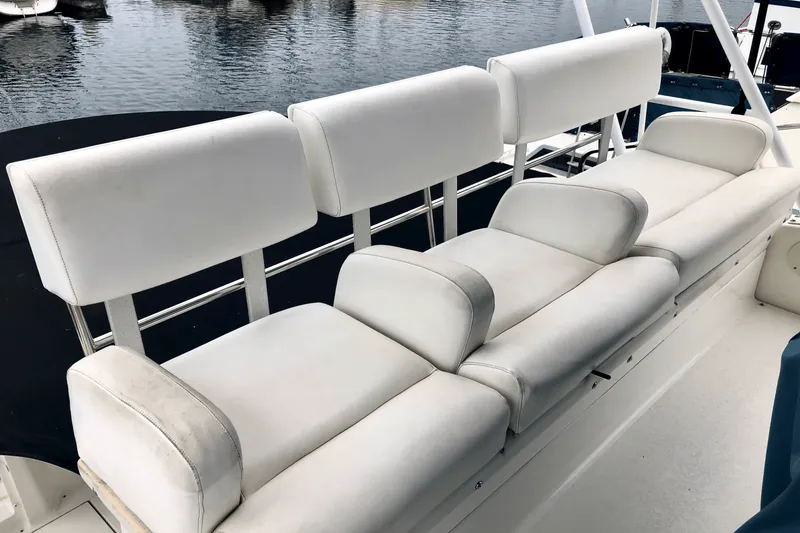 Slide: The Image of Silverton 351 SEDAN CRUISER 2000 - 10