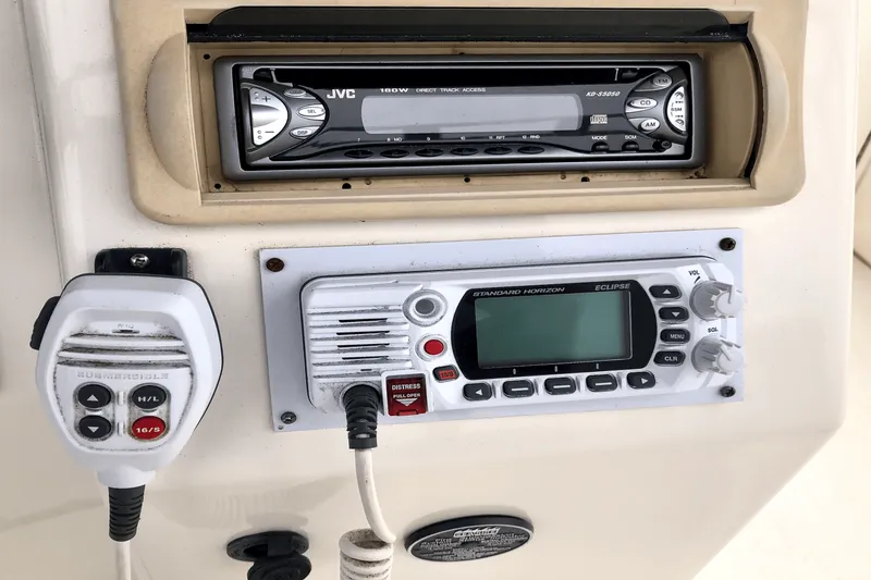 Slide: The Image of Silverton 351 SEDAN CRUISER 2000 - 13