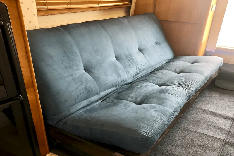 Slide: The Image of Silverton 351 SEDAN CRUISER 2000 - 18