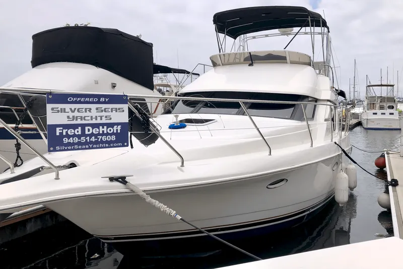 Slide: The Image of Silverton 351 SEDAN CRUISER 2000 - 2