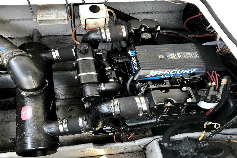 Slide: The Image of Silverton 351 SEDAN CRUISER 2000 - 29