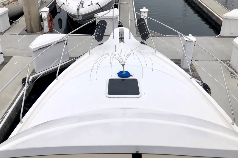 Slide: The Image of Silverton 351 SEDAN CRUISER 2000 - 5