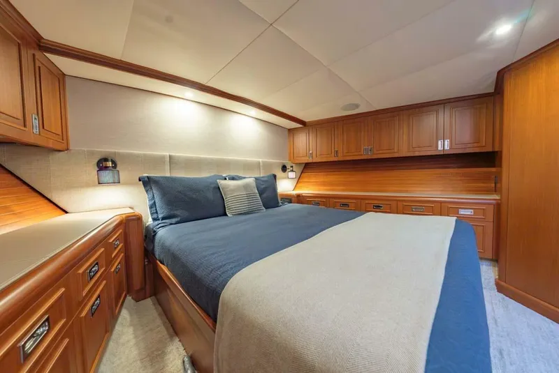 Slide: The Image of Feadship Gentleman's Yachtfish 1984 - 15