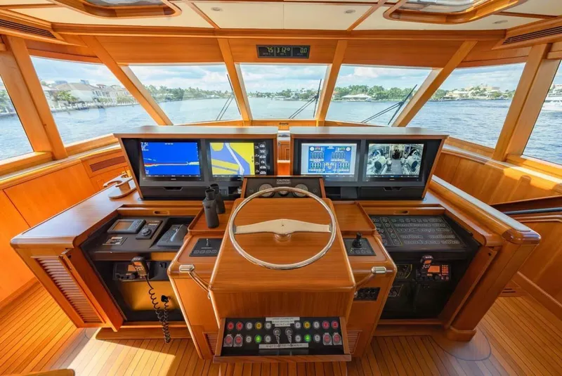 Slide: The Image of Feadship Gentleman's Yachtfish 1984 - 33
