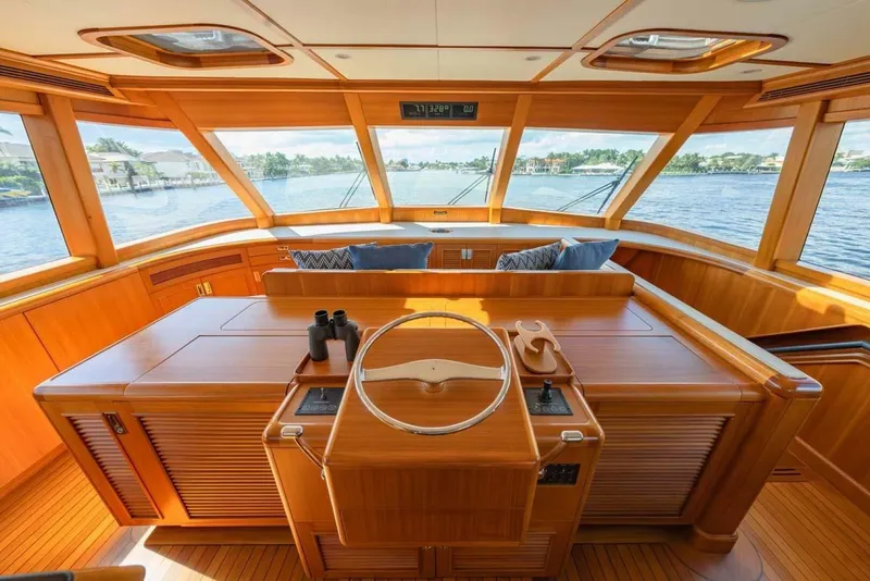 Slide: The Image of Feadship Gentleman's Yachtfish 1984 - 34
