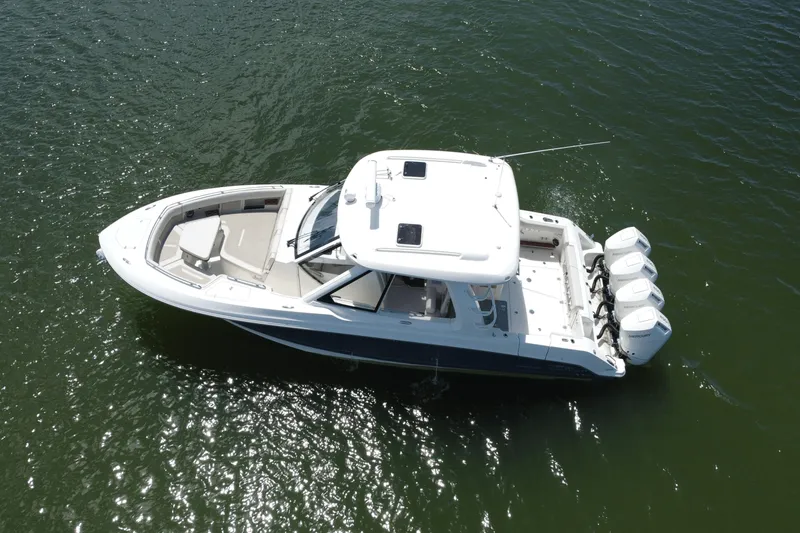 Slide: The Image of Boston Whaler 380 Realm 2025 - 15