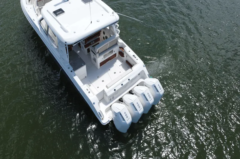 Slide: The Image of Boston Whaler 380 Realm 2025 - 16