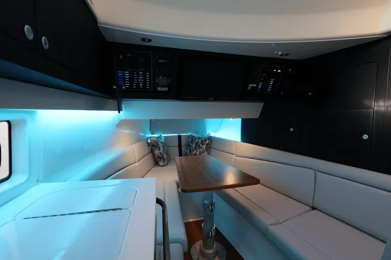 Slide: The Image of Boston Whaler 380 Realm 2025 - 30