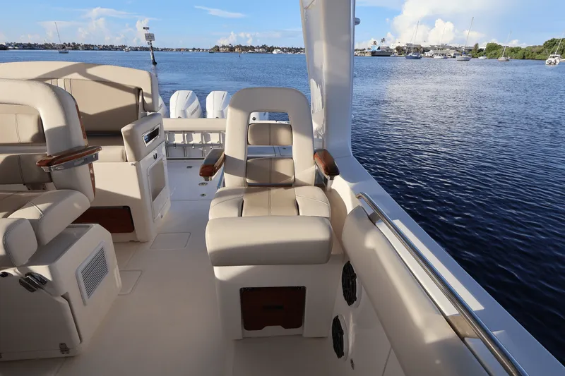 Slide: The Image of Boston Whaler 380 Realm 2025 - 35