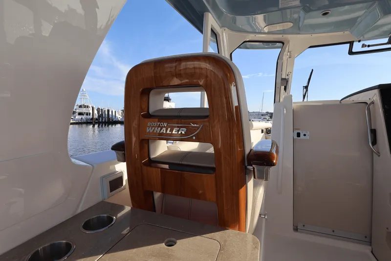 Slide: The Image of Boston Whaler 380 Realm 2025 - 36