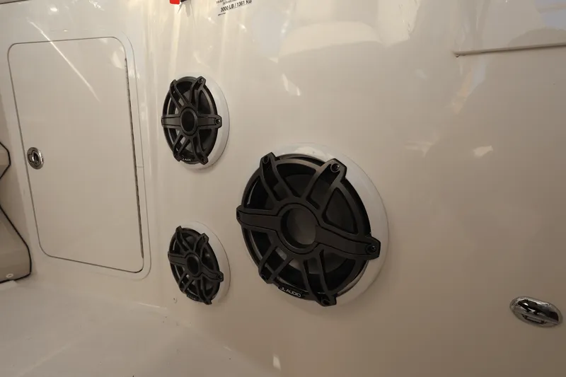 Slide: The Image of Boston Whaler 380 Realm 2025 - 44