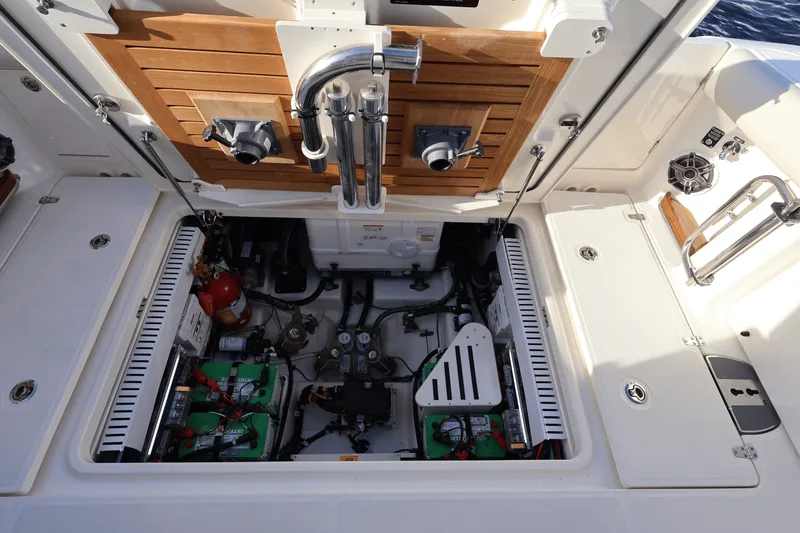 Slide: The Image of Boston Whaler 380 Realm 2025 - 58