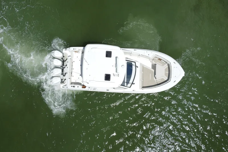 Slide: The Image of Boston Whaler 380 Realm 2025 - 9