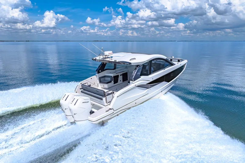 Slide: The Image of Galeon 375 GTO 2025 - 10