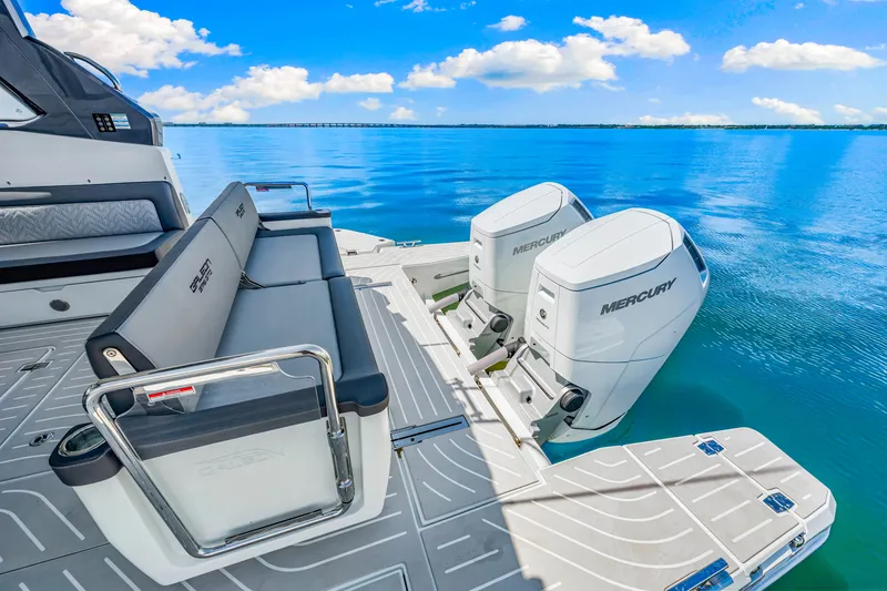 Slide: The Image of Galeon 375 GTO 2025 - 17