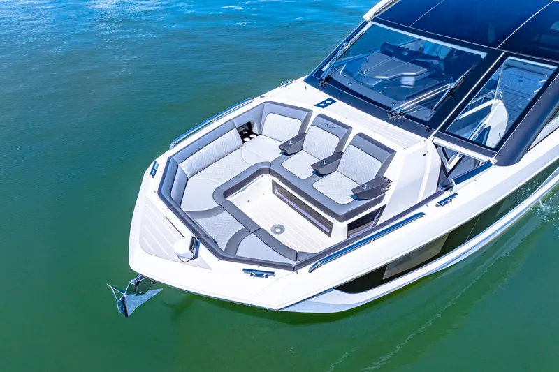 Slide: The Image of Galeon 375 GTO 2025 - 2