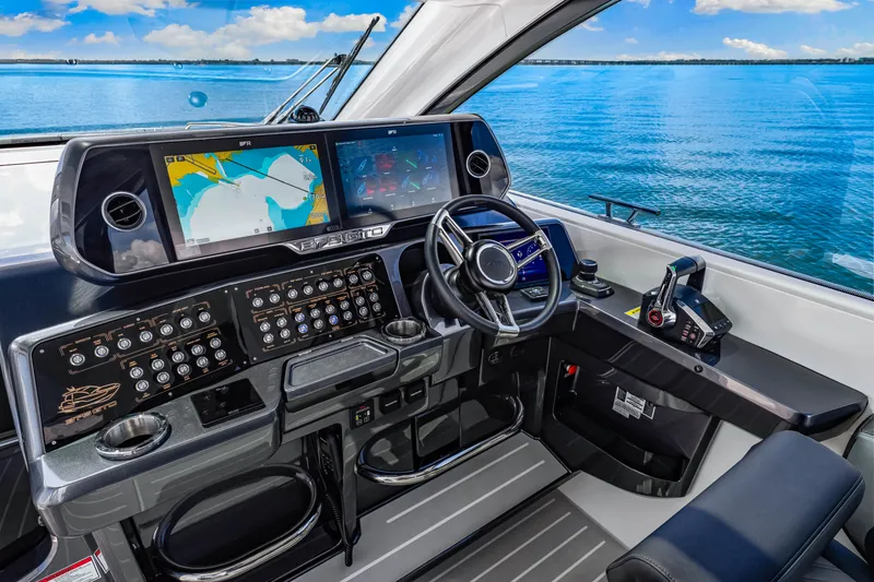 Slide: The Image of Galeon 375 GTO 2025 - 24