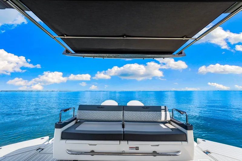 Slide: The Image of Galeon 375 GTO 2025 - 27