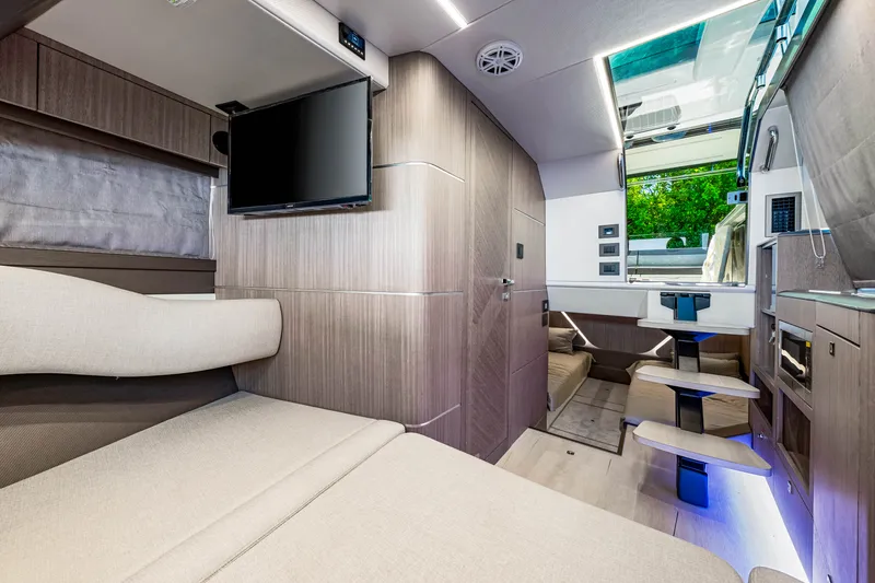 Slide: The Image of Galeon 375 GTO 2025 - 32