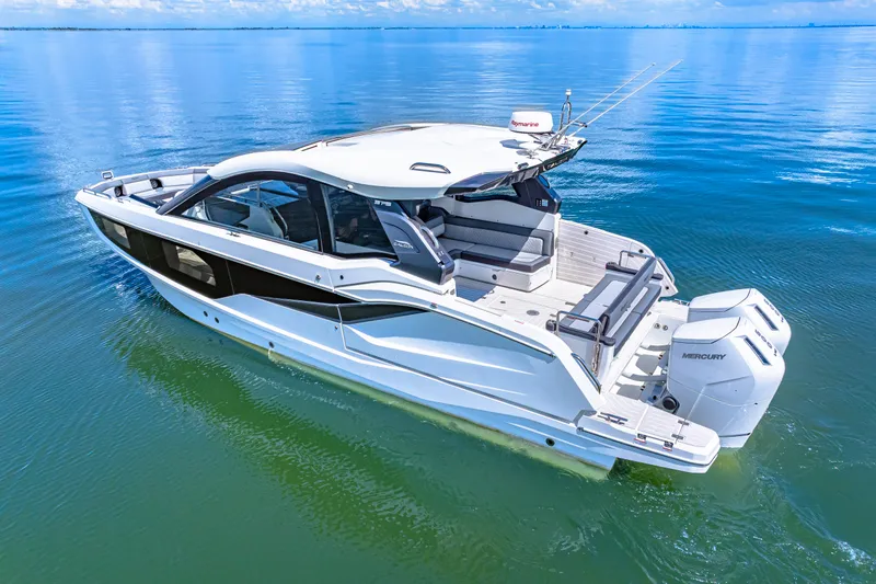 Slide: The Image of Galeon 375 GTO 2025 - 37