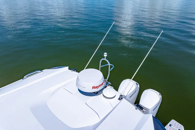 Slide: The Image of Galeon 375 GTO 2025 - 5