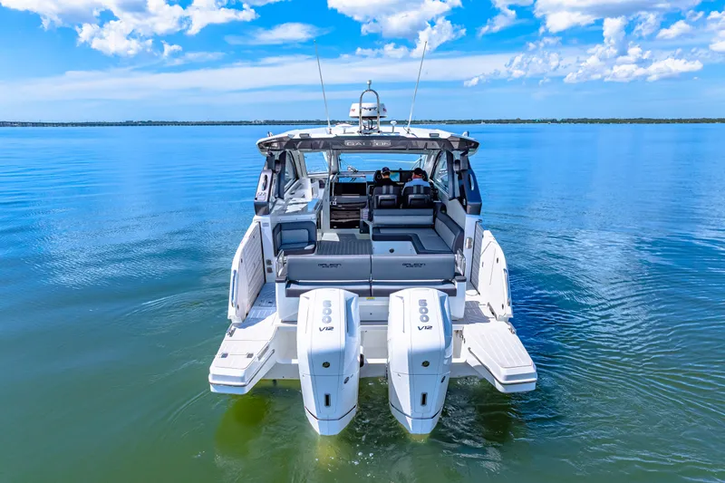 Slide: The Image of Galeon 375 GTO 2025 - 6