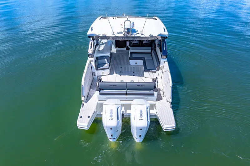 Slide: The Image of Galeon 375 GTO 2025 - 7