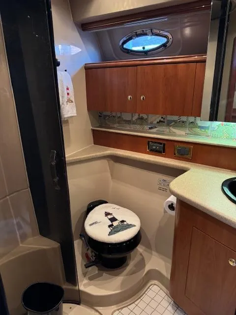 Slide: The Image of Cruisers 4450 Express Motoryacht 2000 - 50