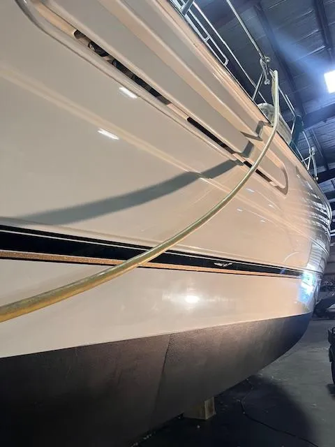 Slide: The Image of Cruisers 4450 Express Motoryacht 2000 - 87