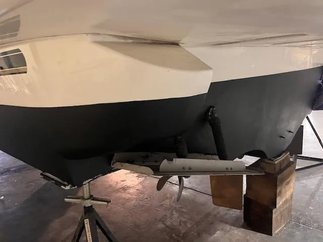 Slide: The Image of Cruisers 4450 Express Motoryacht 2000 - 89