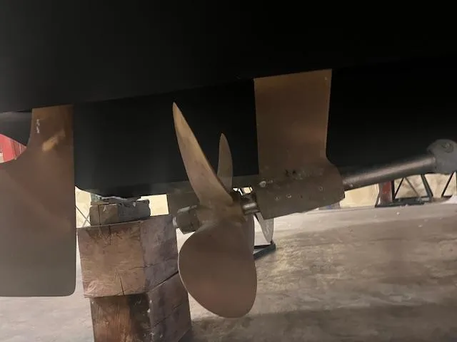 Slide: The Image of Cruisers Yachts 4450 Express Motoryacht 2000 - 68