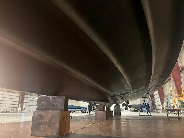 Slide: The Image of Cruisers Yachts 4450 Express Motoryacht 2000 - 77