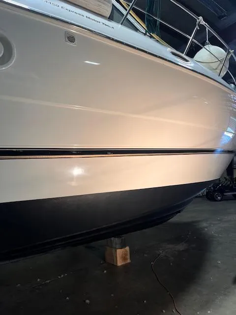 Slide: The Image of Cruisers Yachts 4450 Express Motoryacht 2000 - 82